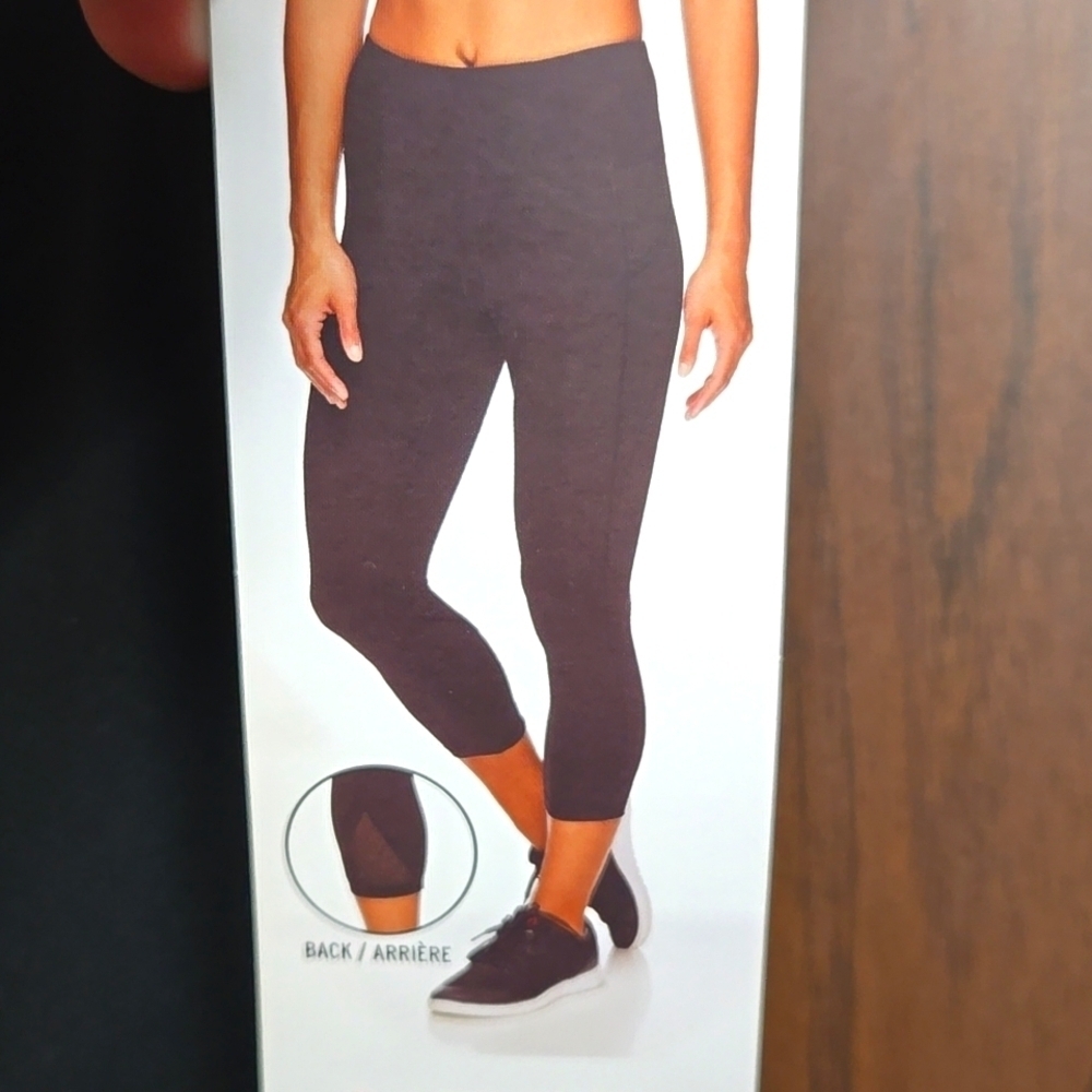 Head Size S Black Capri Leggings